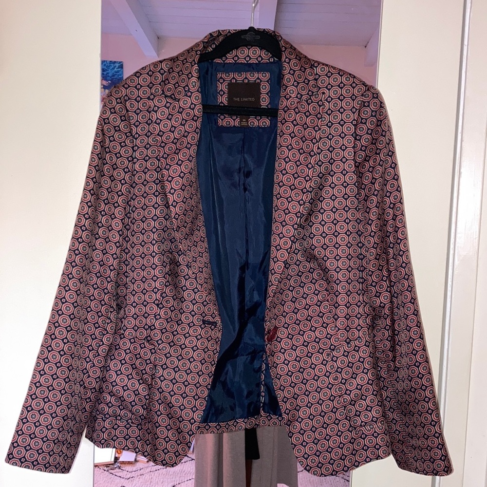 Very fun jacket it can transform any outfit